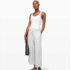 Seek Stillness Crop size 6